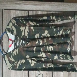 Camouflage hot kiss top large